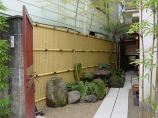 門 (外側)